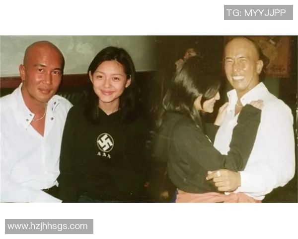 罗西与足球明星亲密合影展现友谊与激情的瞬间