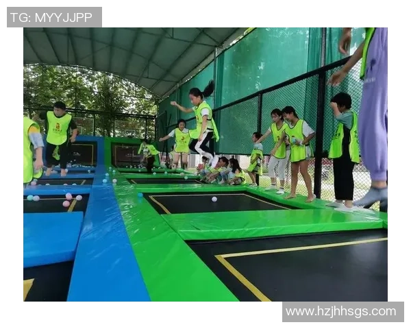 桌球玩具足球的趣味结合探索儿童运动与游戏的完美平衡